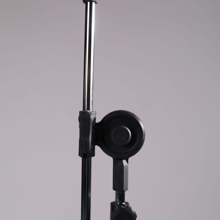 Pedestal Girafa Multifuncional Cromado com pés de ferro